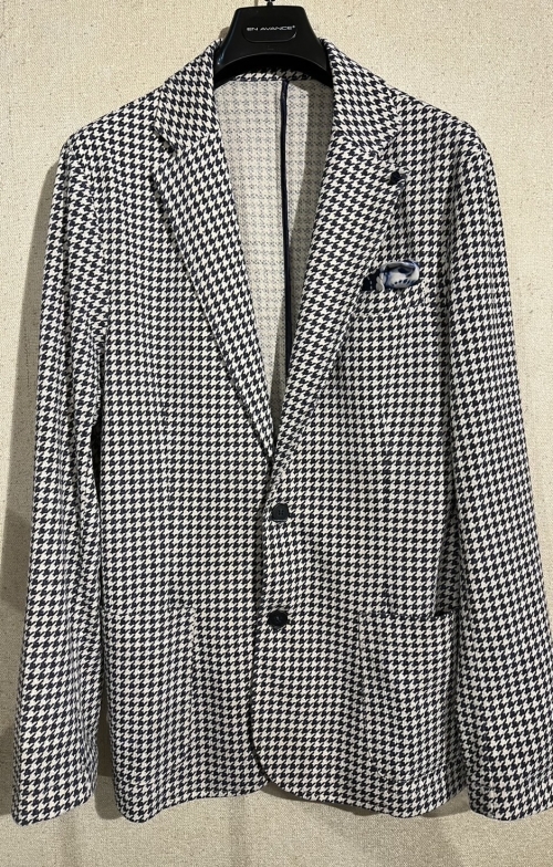 千鳥柄の大人おしゃれジャケット