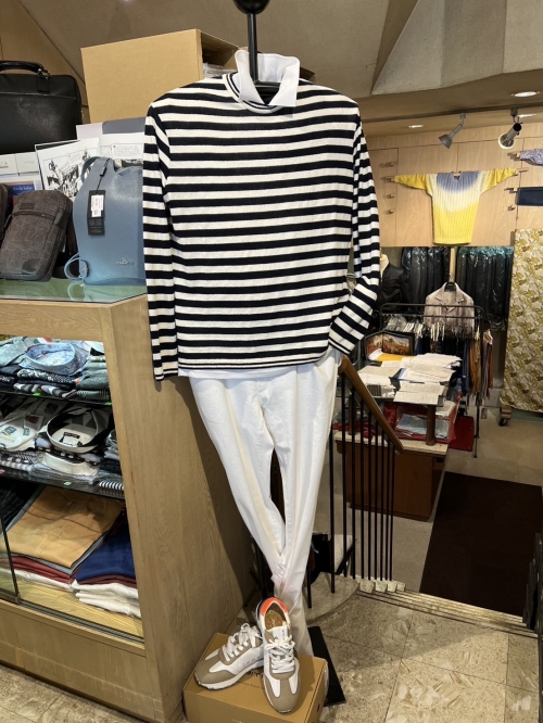 ボーダークルーネックセーター